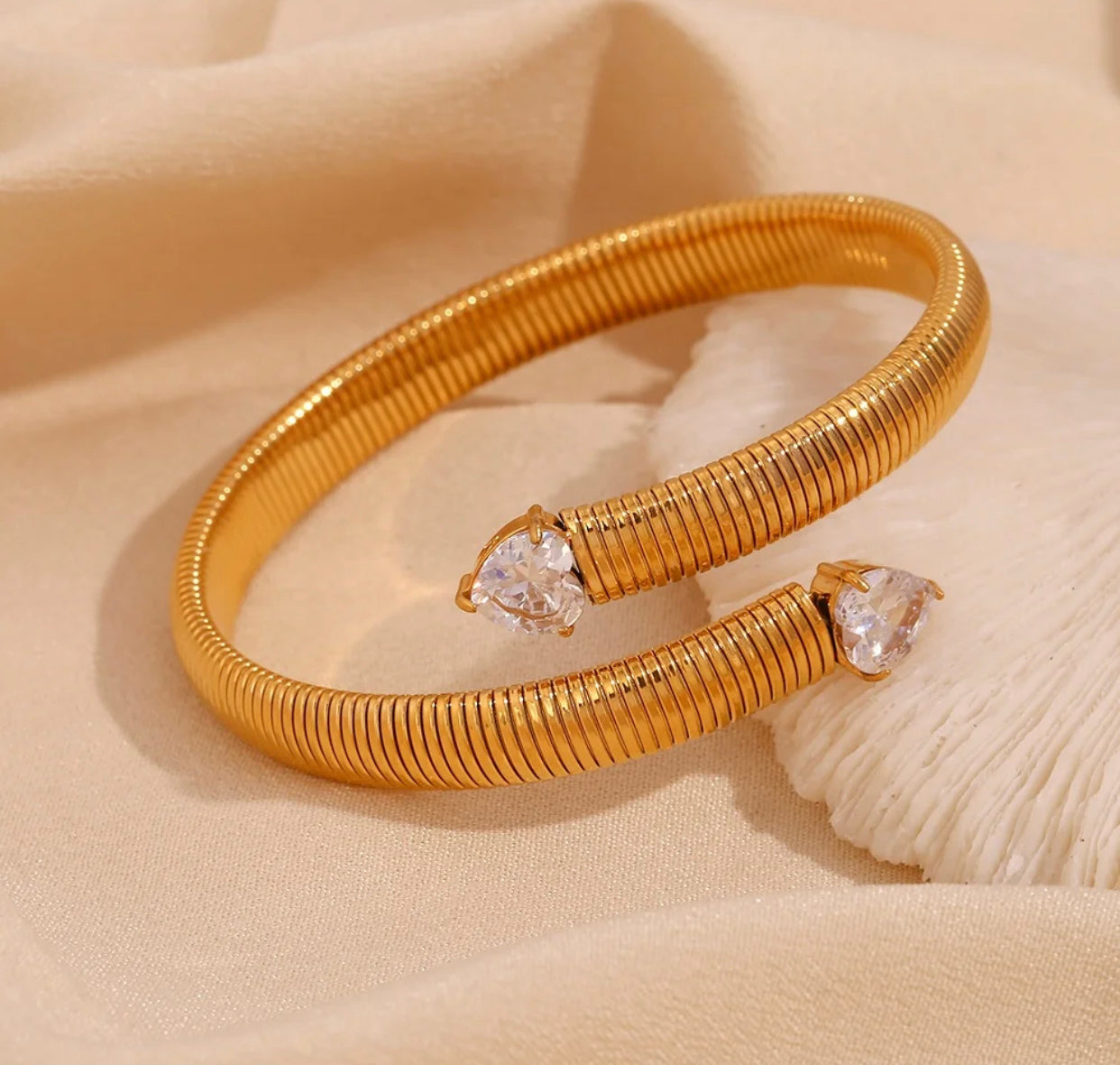 STONE TWISTER BANGLE