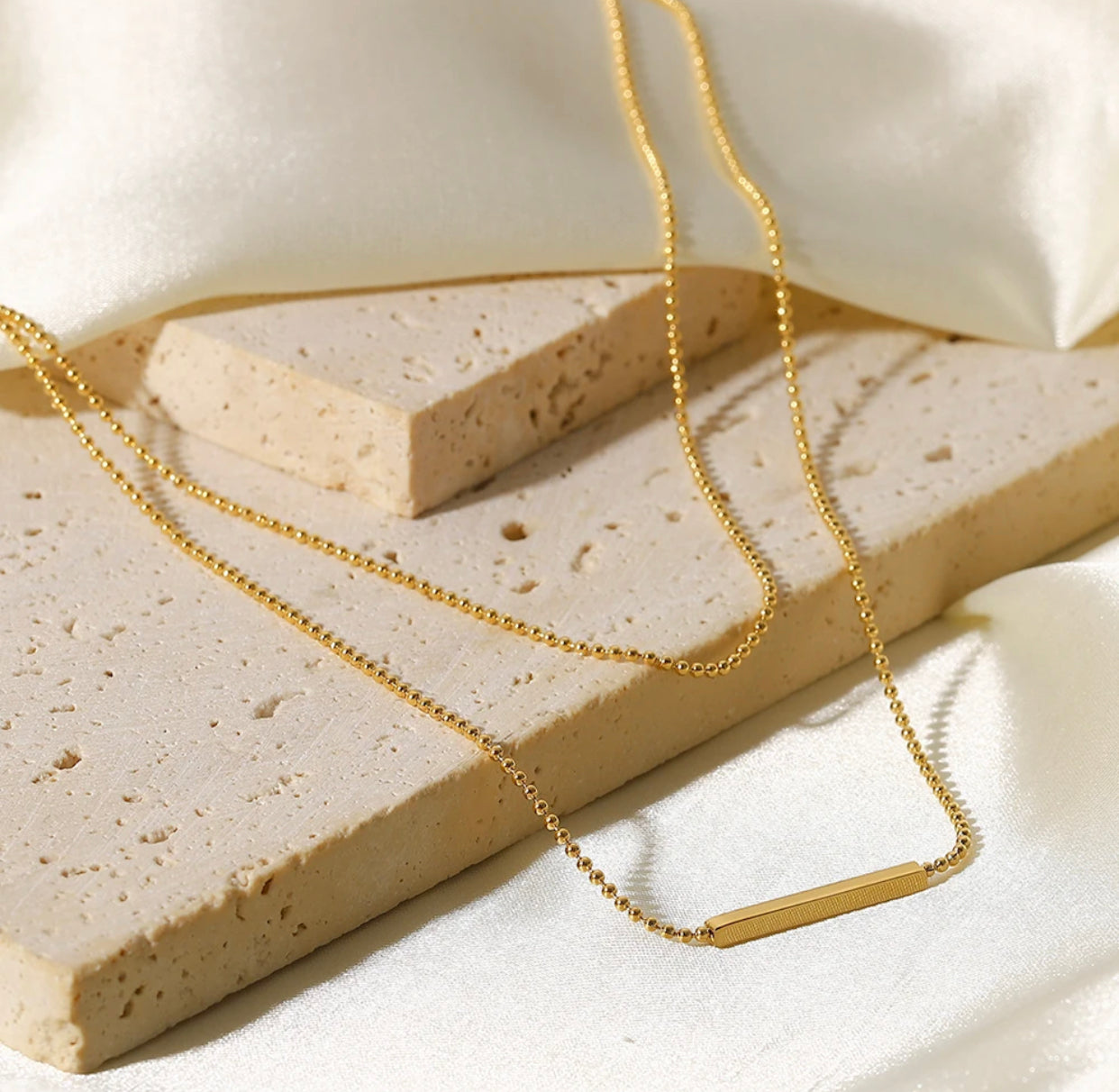 STONE BAR PENDANT NECKLACE