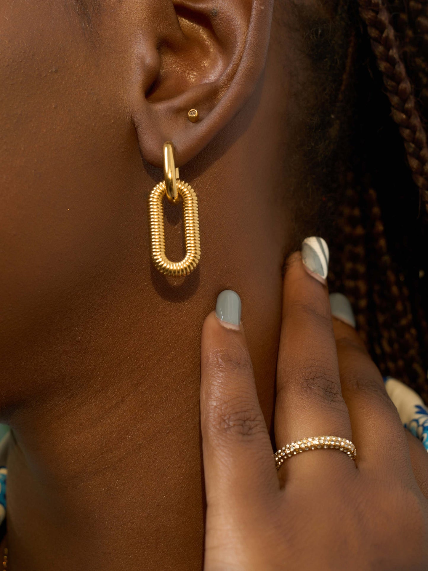 GEOMETRIC HOOP EARRINGS