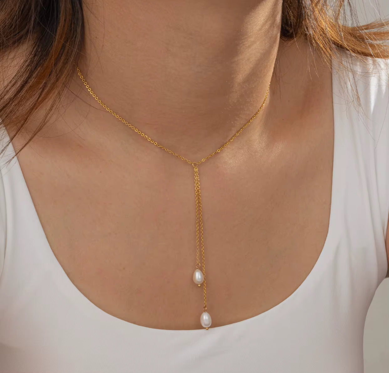 Selene Mother-of-Pearl Pendant Necklace