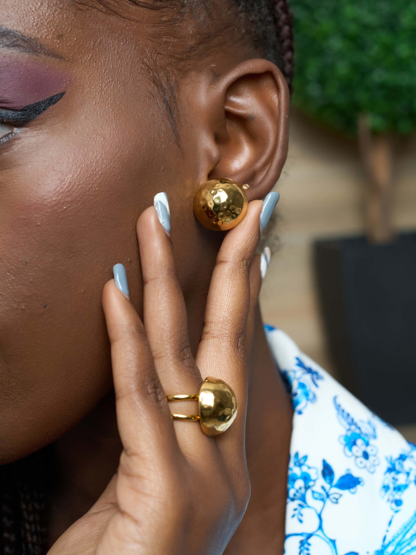 STUD EARRINGS
