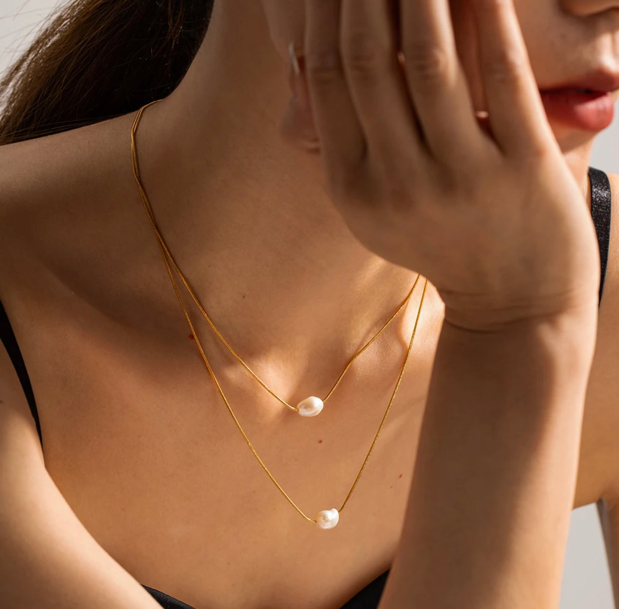 DOUBLE LAYERED PEARL PENDANT NECKLACE