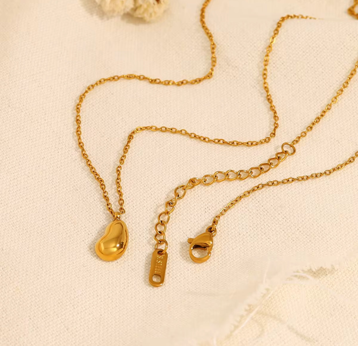 Amara Gold Glow Necklace