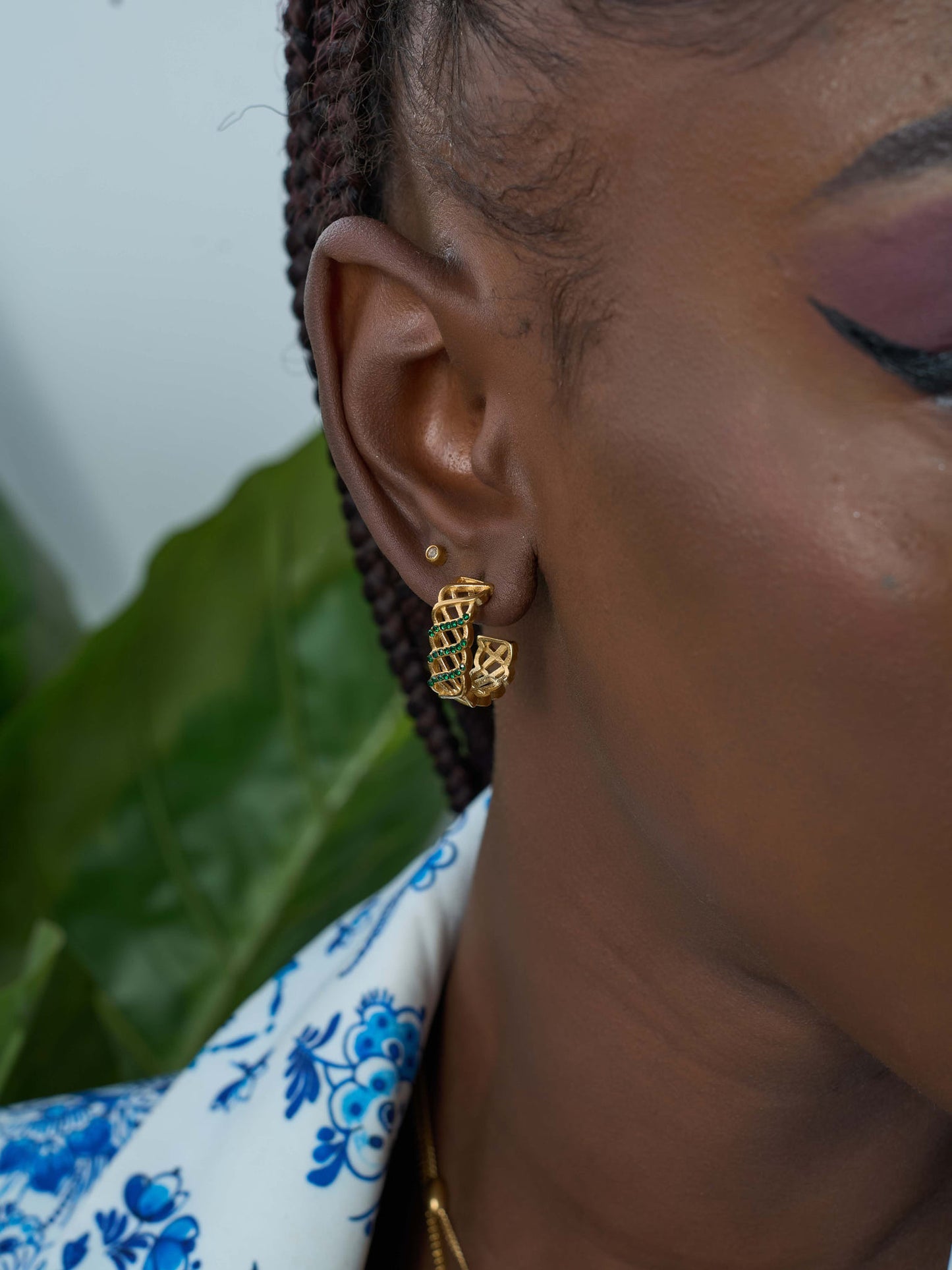 EMERALD NALA HOOP EARRINGS