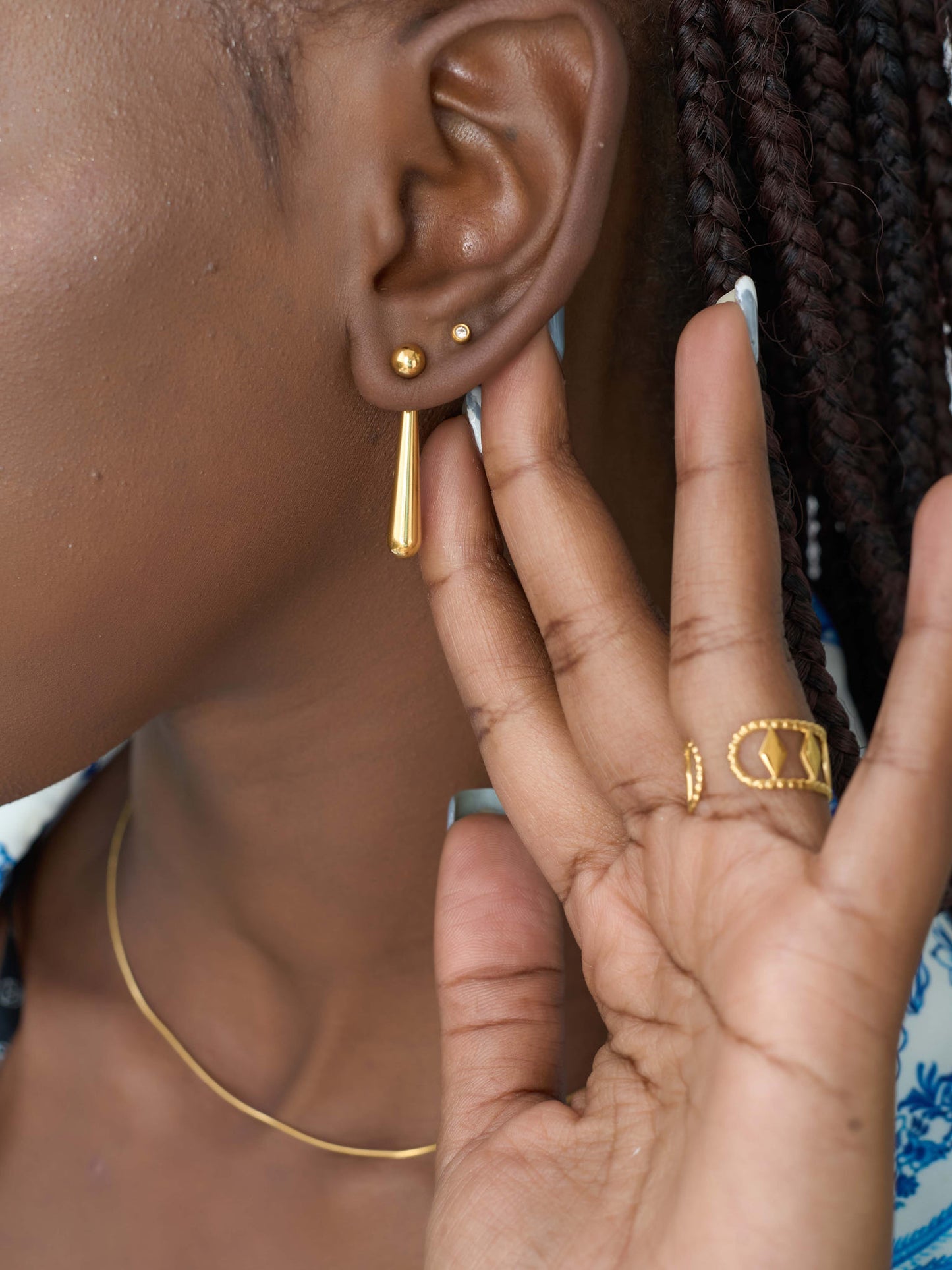 AMELIA DANGLE EARRINGS