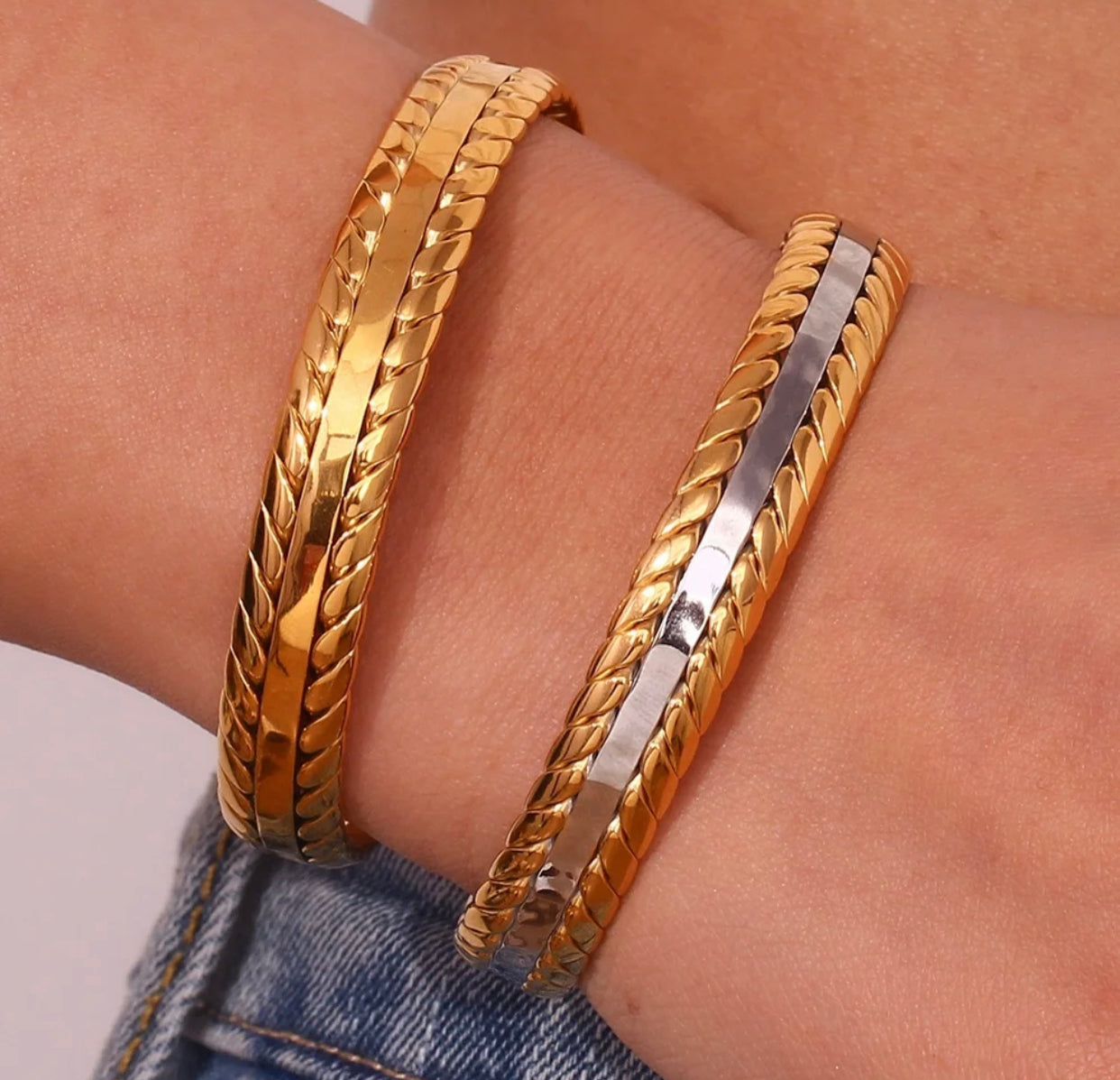 WOVEN LEAVES BANGLE