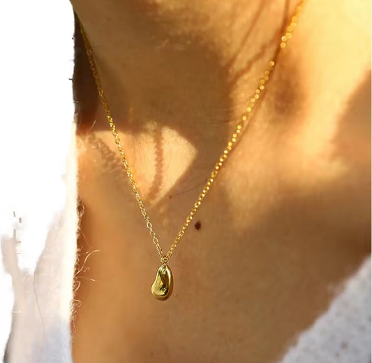 Amara Gold Glow Necklace