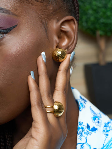STUD EARRINGS