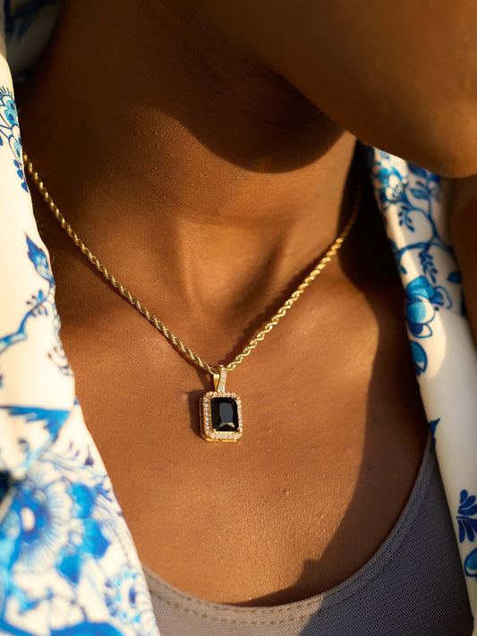 CRADLE ROPE NECKLACE