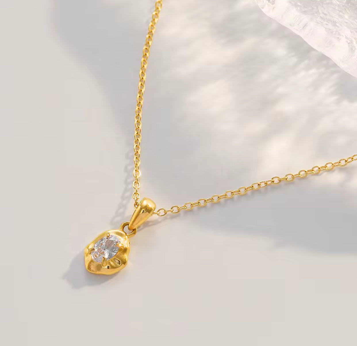 Noor Layered Gold Necklace And Earrings