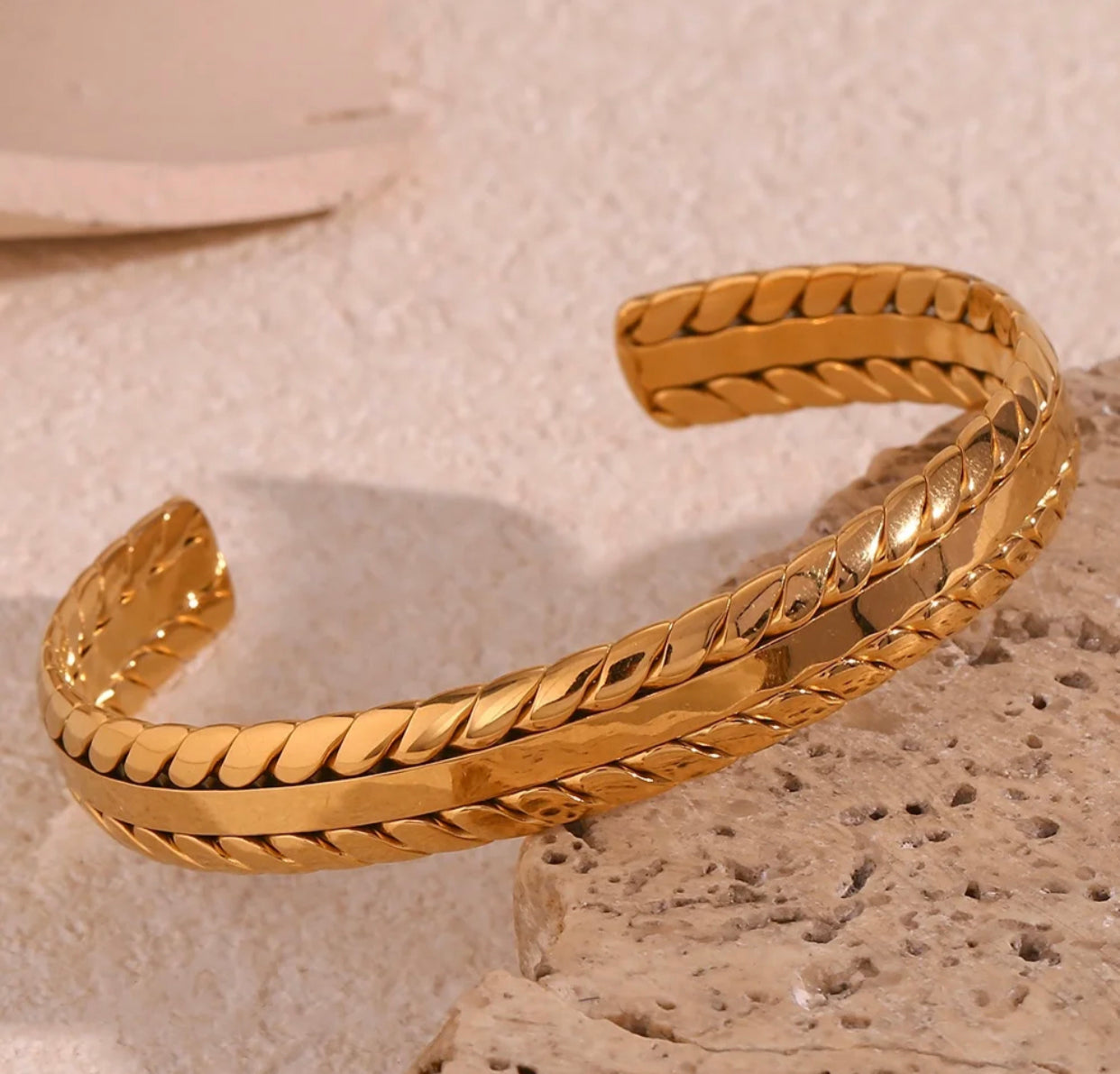 WOVEN LEAVES BANGLE