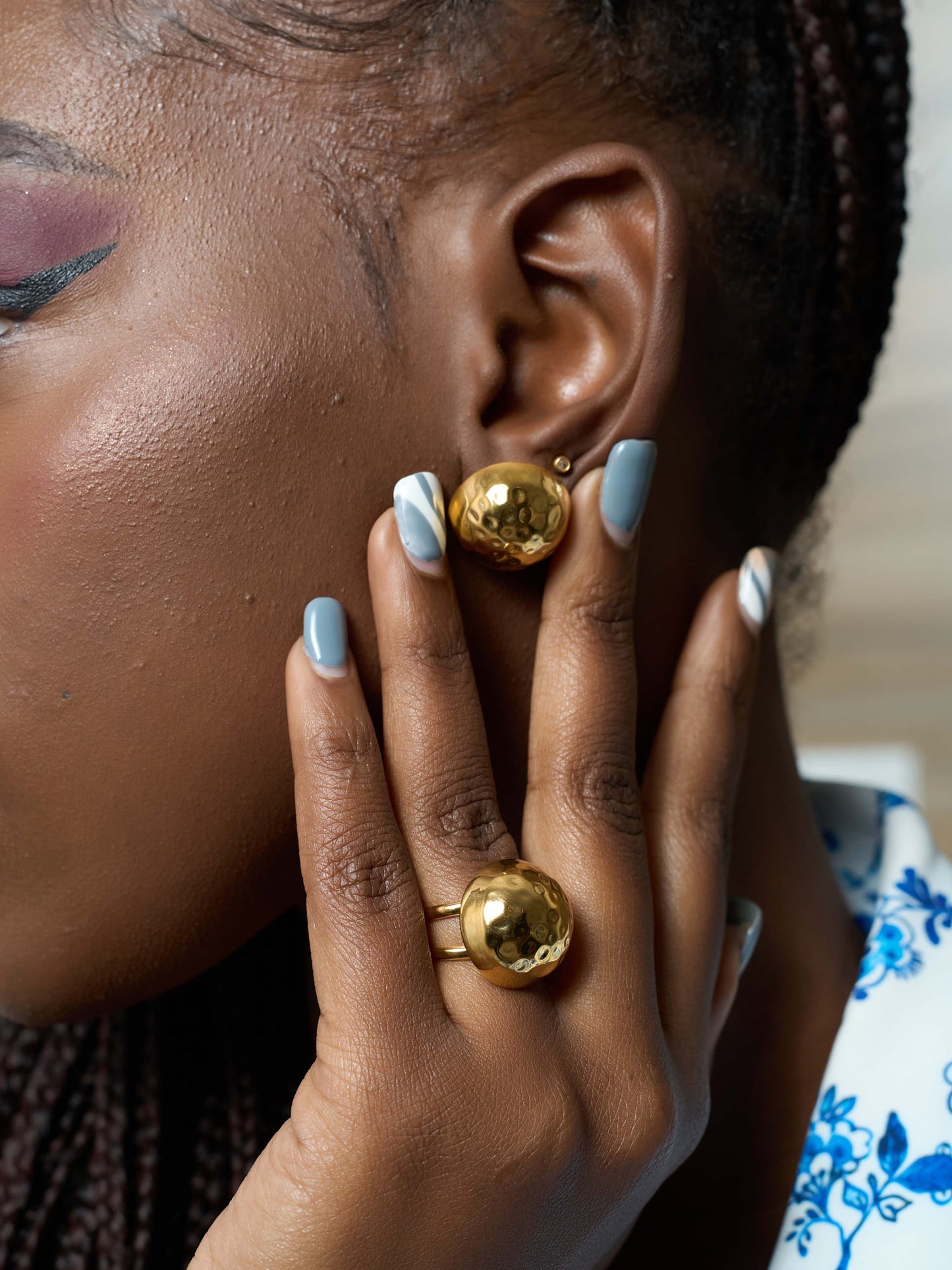 STUD EARRINGS