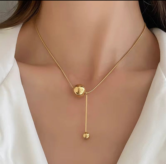 LUNA NECKLACE